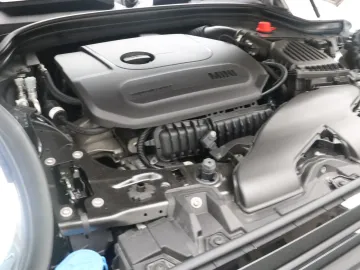 Car image 27