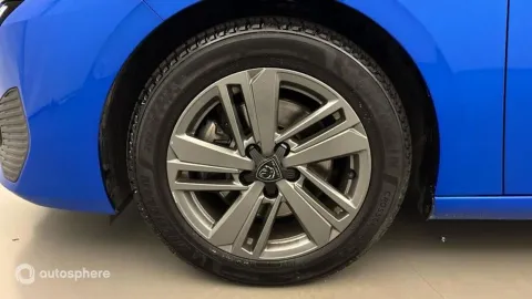 Car image 20