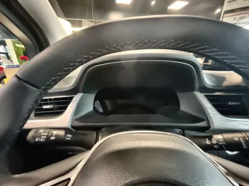Car image 28