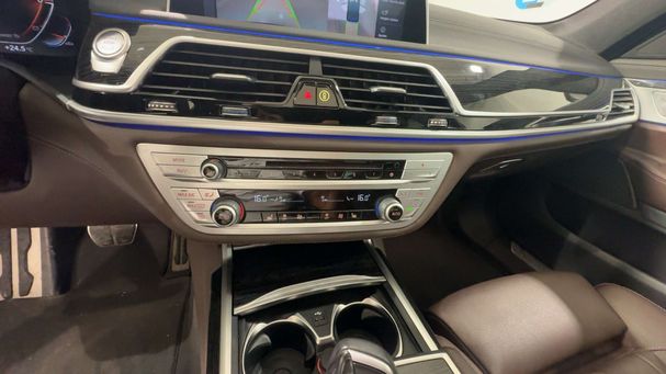 BMW 730d xDrive M Sport 210 kW image number 12