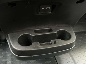 Car image 33