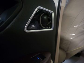 Car image 33