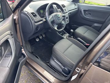 Car image 12