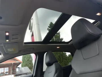 Car image 35