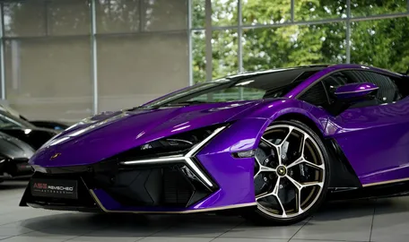 Car image 4