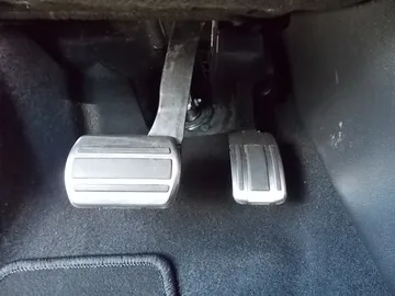 Car image 28