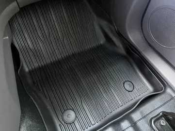 Car image 35