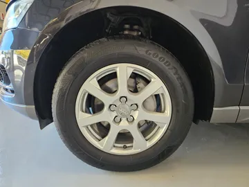 Car image 23