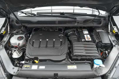 Car image 28