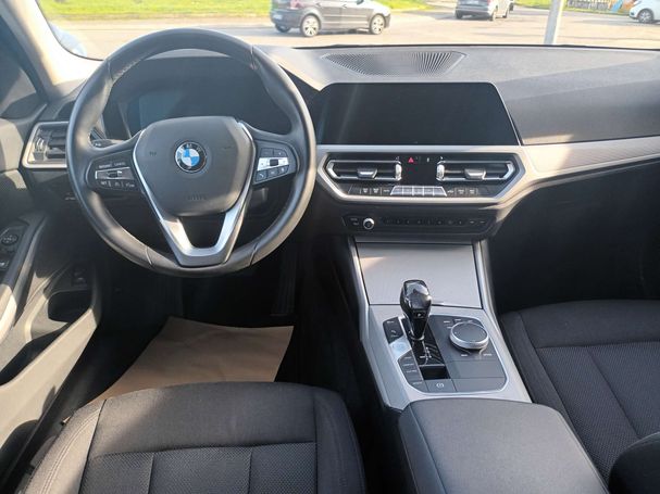 BMW 320d Touring Advantage 140 kW image number 12