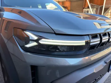Car image 23