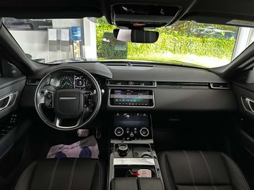 Car image 27