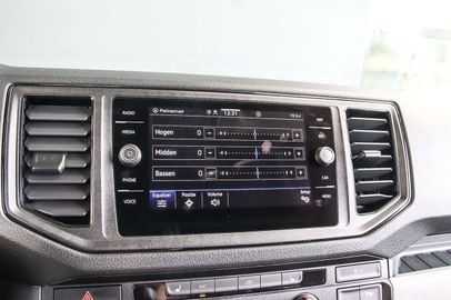 Car image 38