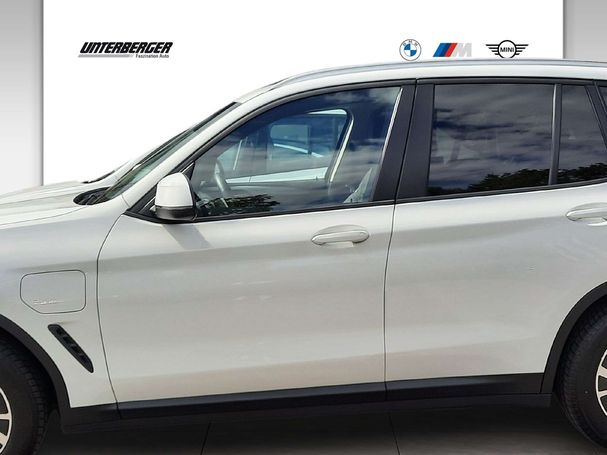 BMW X3 xDrive30e Advantage 215 kW image number 6