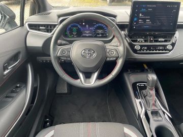 Car image 15