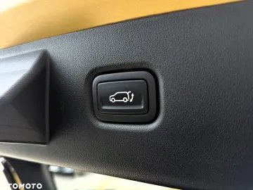 Car image 35
