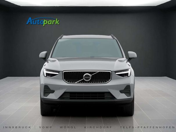 Volvo XC40 T2 Essential 95 kW image number 3