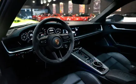 Car image 3