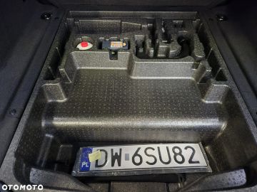 Car image 36