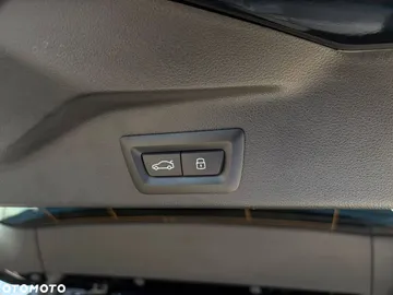 Car image 34