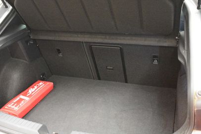 Car image 37