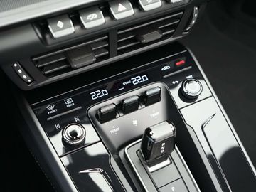 Car image 37