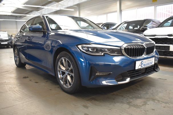 BMW 320d xDrive 140 kW image number 11