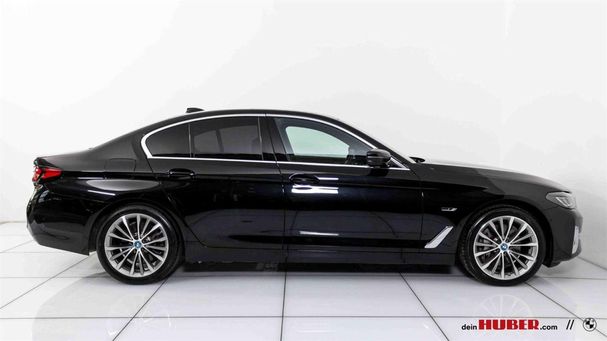 BMW 545 e xDrive 290 kW image number 2