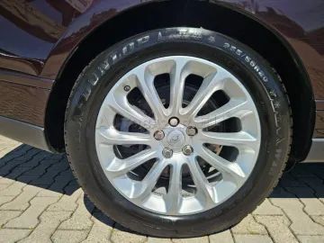 Car image 36