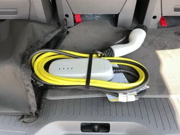 Car image 32