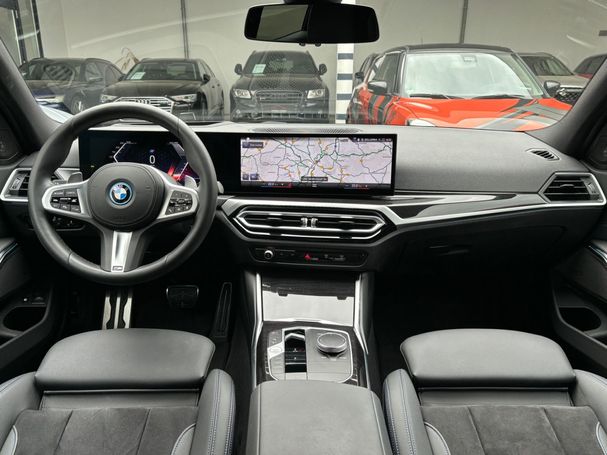 BMW 330e Touring 215 kW image number 14