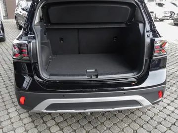 Car image 24
