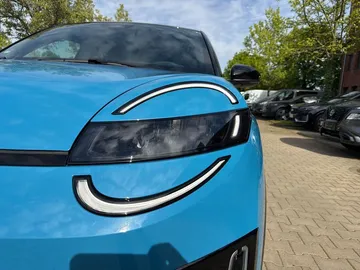 Car image 23