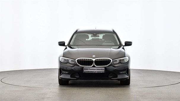 BMW 320d Touring xDrive 140 kW image number 1