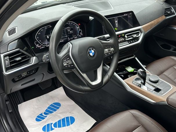 BMW 330 Luxury Line 185 kW image number 6