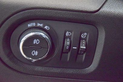 Car image 37