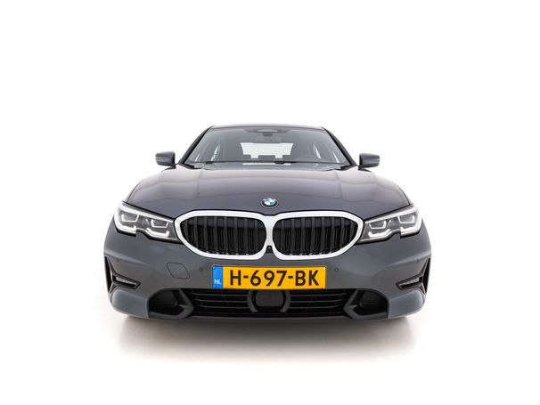 BMW 330e Sport Line 215 kW image number 3