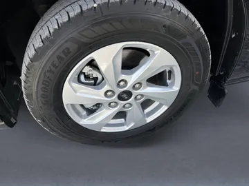 Car image 27