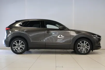 Car image 4