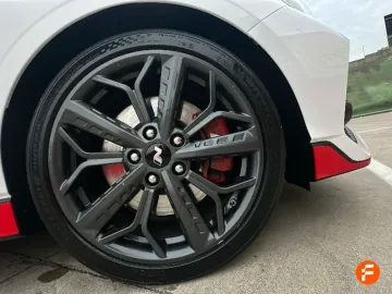 Car image 23