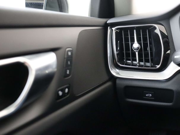 Volvo V60 B3 Plus 120 kW image number 32