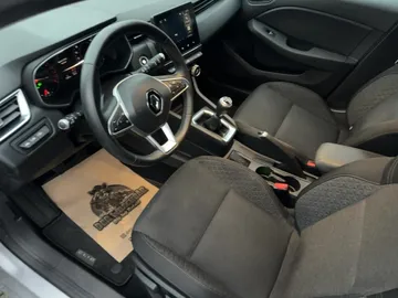 Car image 13