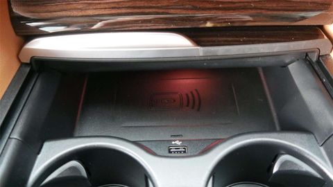 Car image 30