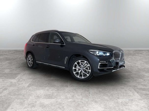 BMW X5 xDrive30d xLine 195 kW image number 16