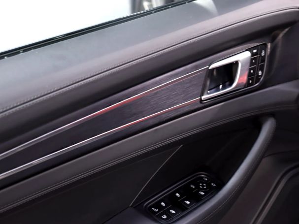 Porsche Panamera 4 E-Hybrid 340 kW image number 23