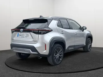 Car image 5