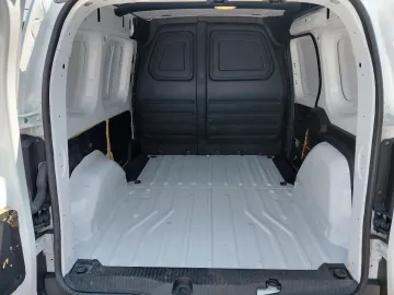 Car image 29