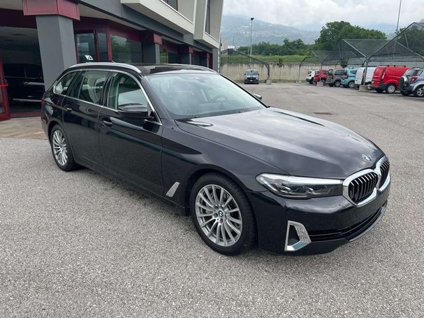 BMW 530d Touring xDrive 210 kW image number 2