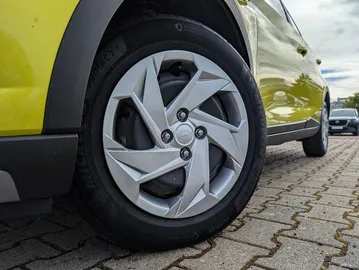 Car image 28