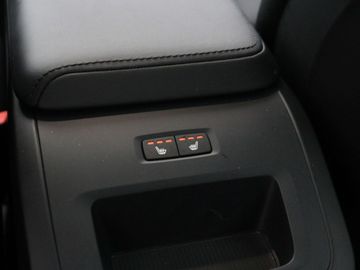 Car image 38